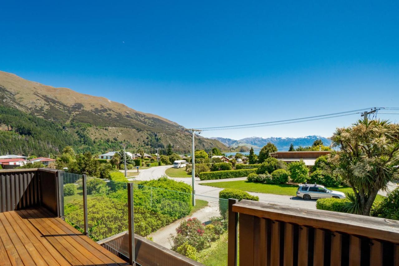 Views On Parry - Lake Hawea Holiday Home Lago Hawea Exterior foto