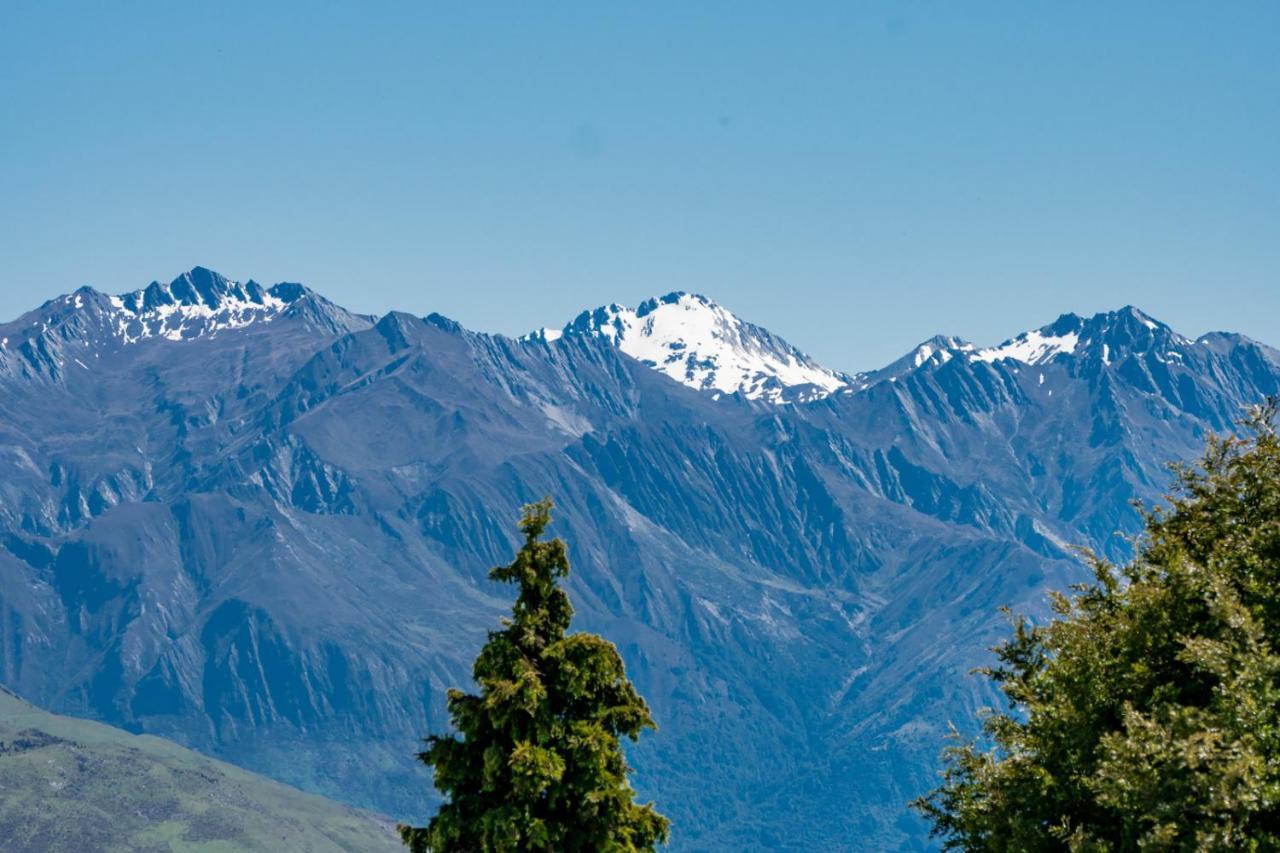 Views On Parry - Lake Hawea Holiday Home Lago Hawea Exterior foto