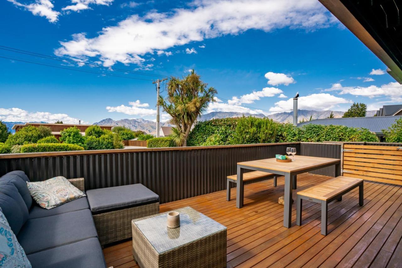 Views On Parry - Lake Hawea Holiday Home Lago Hawea Exterior foto