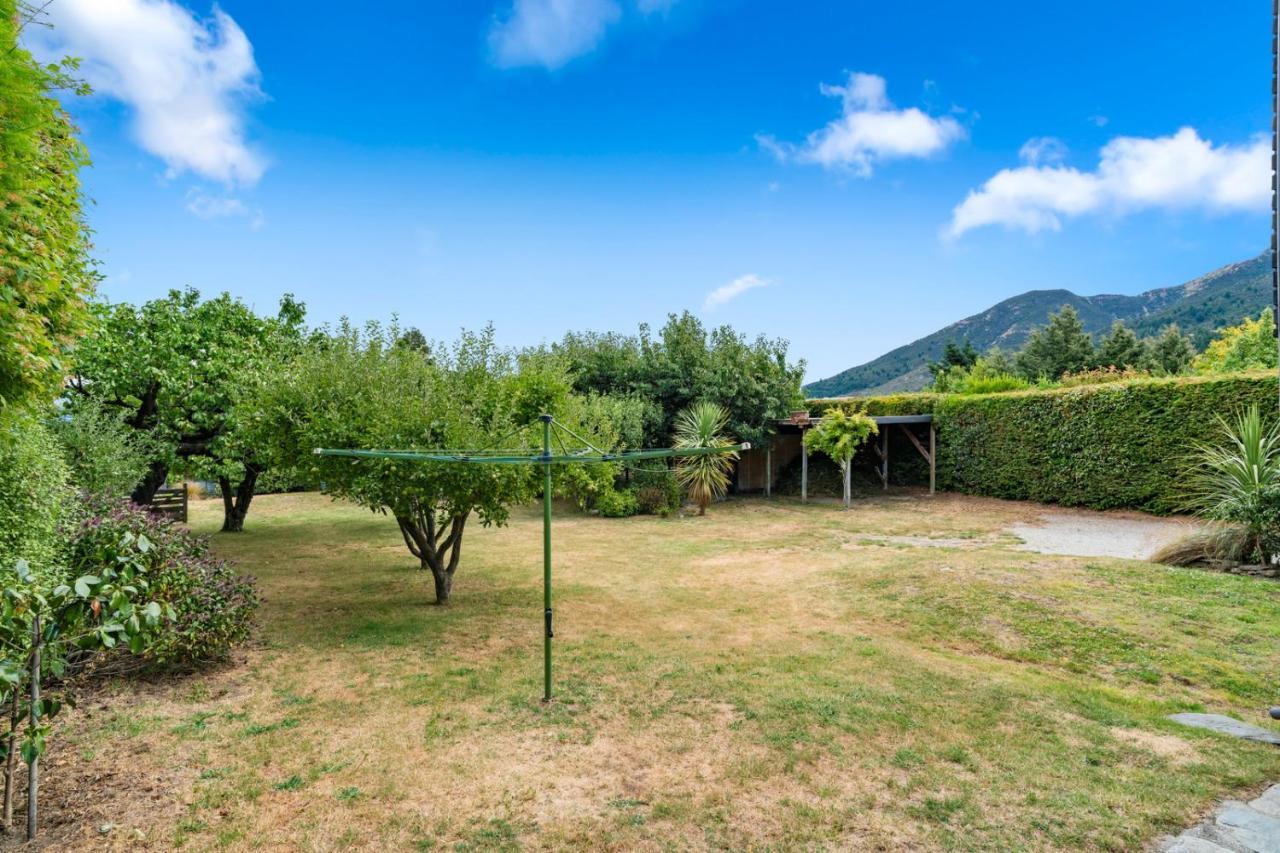 Views On Parry - Lake Hawea Holiday Home Lago Hawea Exterior foto