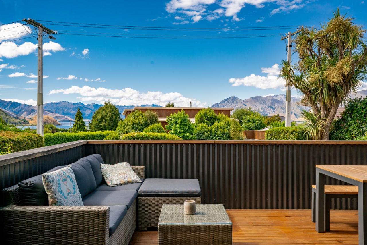 Views On Parry - Lake Hawea Holiday Home Lago Hawea Exterior foto