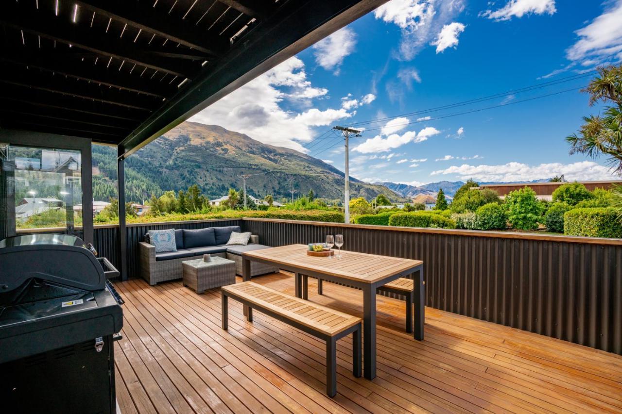 Views On Parry - Lake Hawea Holiday Home Lago Hawea Exterior foto