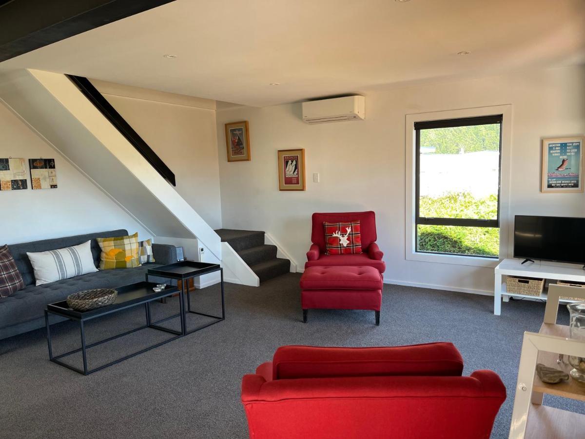 Views On Parry - Lake Hawea Holiday Home Lago Hawea Exterior foto